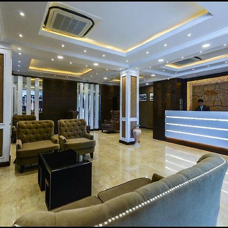 Heritage Luxury Srinagar  Bagian luar foto