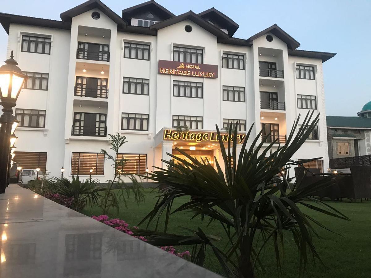 Heritage Luxury Srinagar  Bagian luar foto