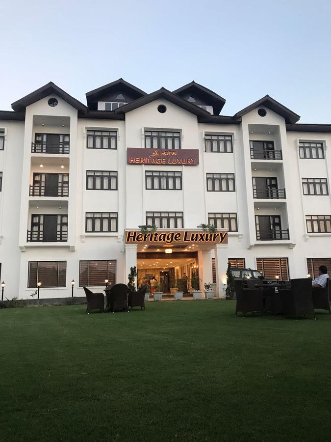 Heritage Luxury Srinagar  Bagian luar foto