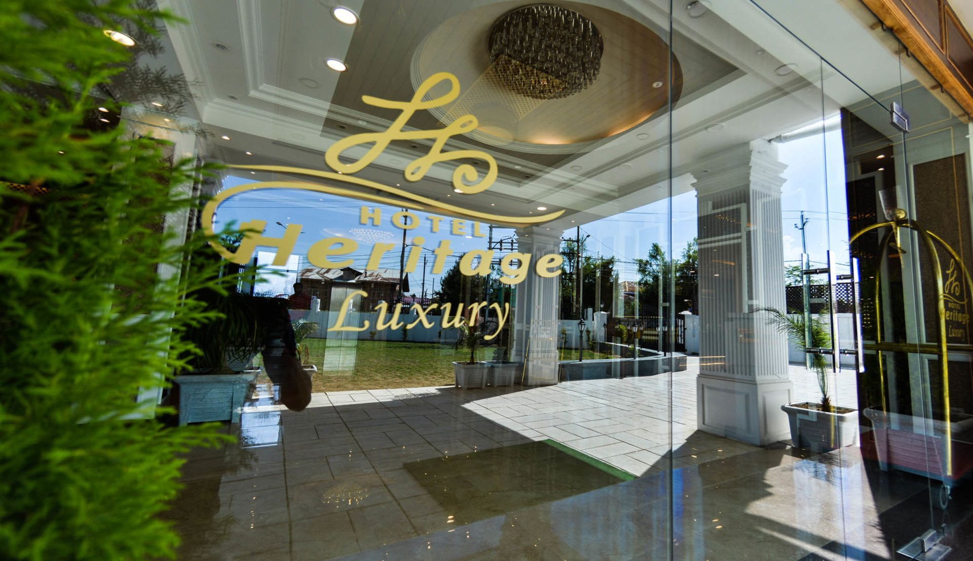 Heritage Luxury Srinagar  Bagian luar foto