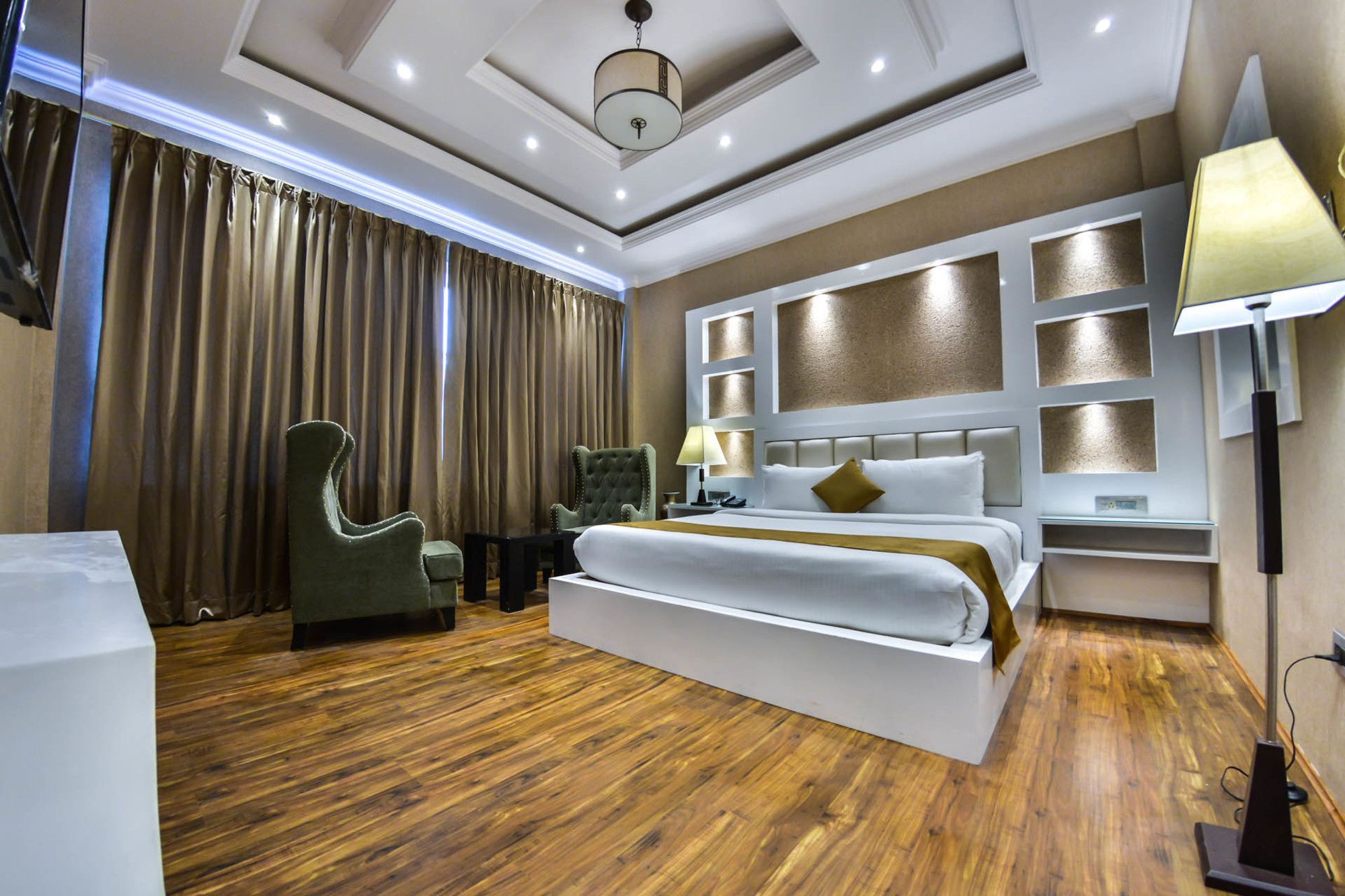 Heritage Luxury Srinagar  Bagian luar foto