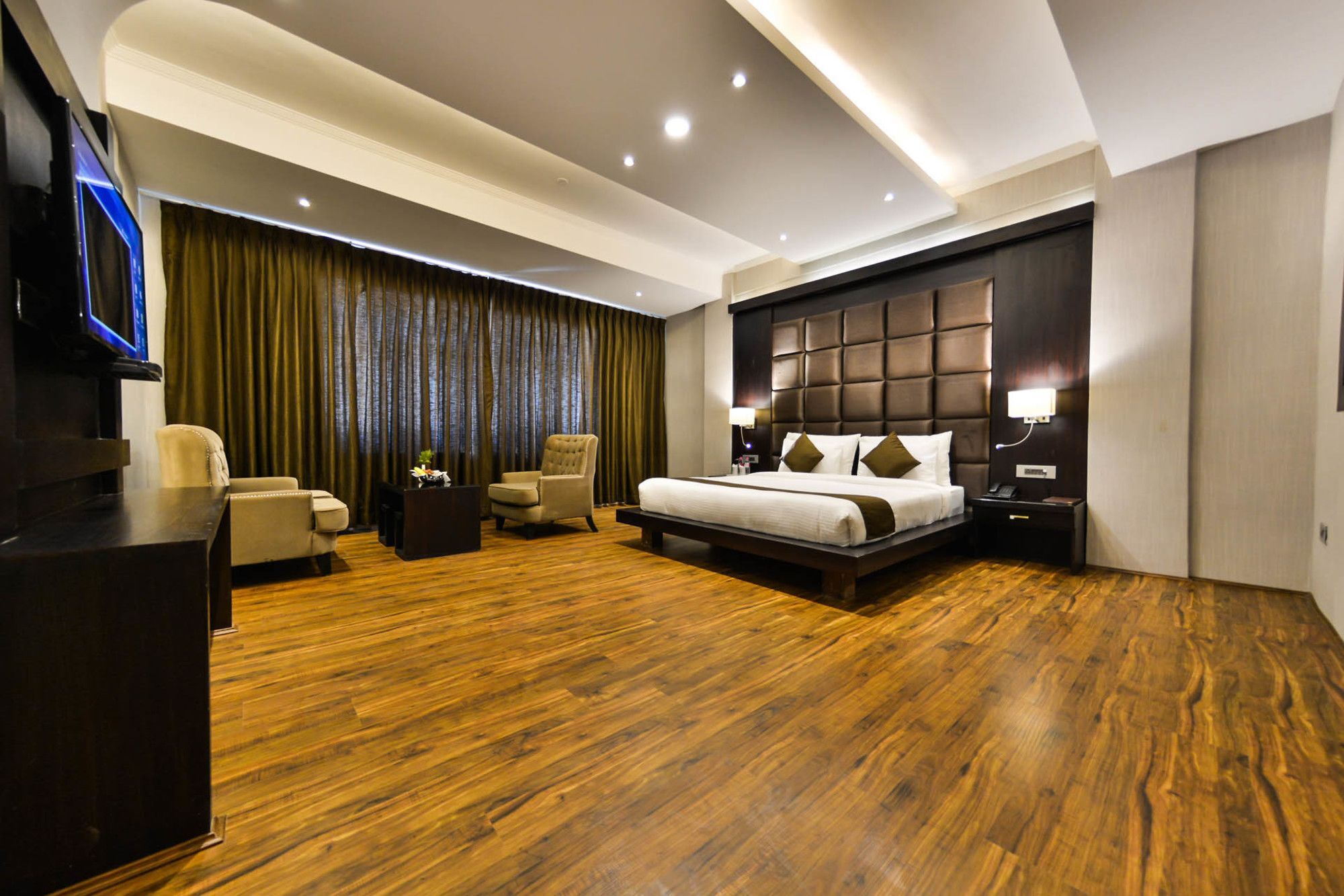 Heritage Luxury Srinagar  Bagian luar foto