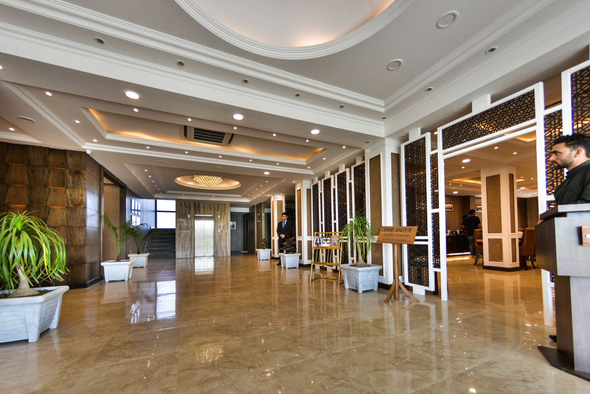 Heritage Luxury Srinagar  Bagian luar foto