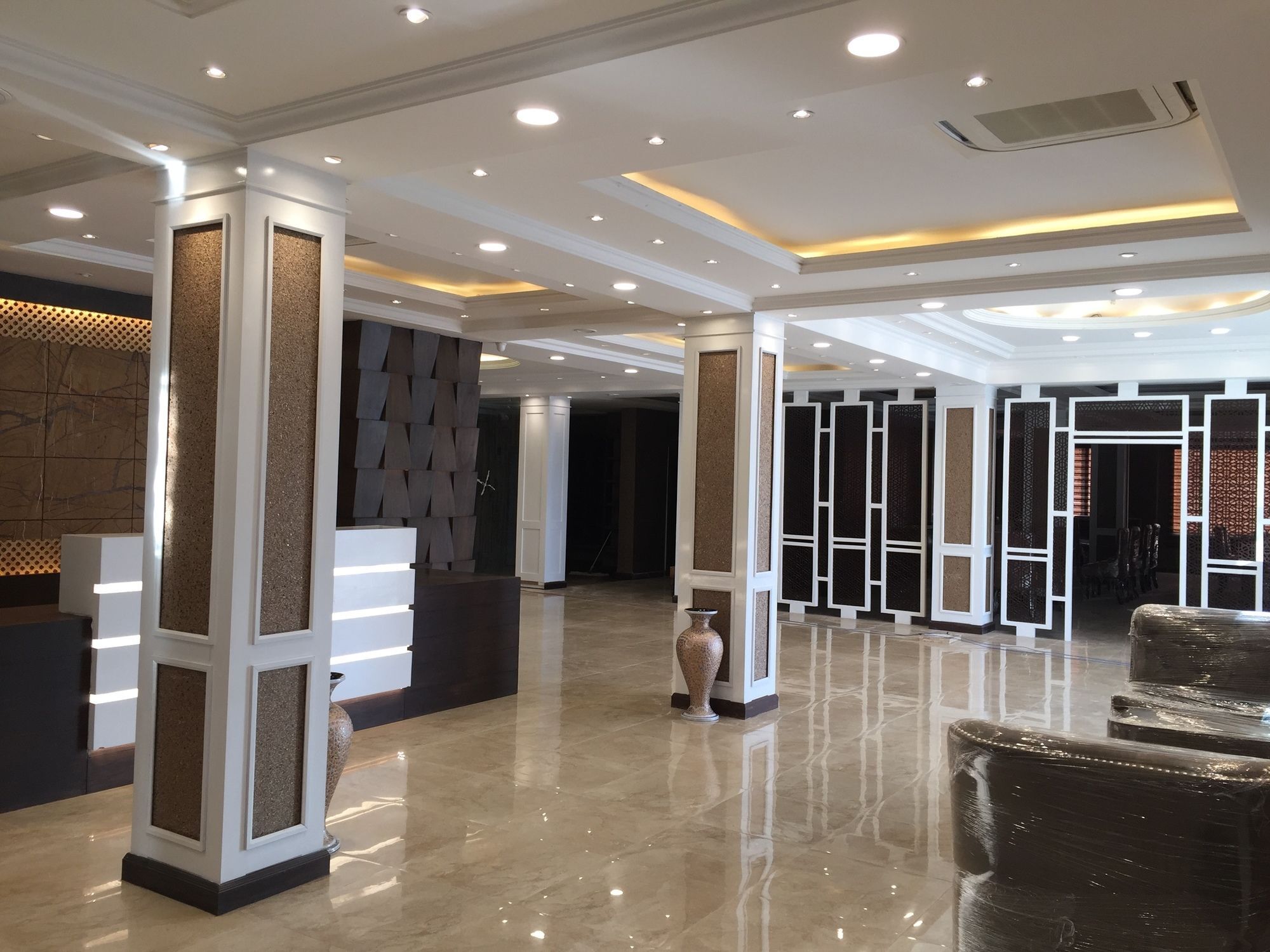 Heritage Luxury Srinagar  Bagian luar foto